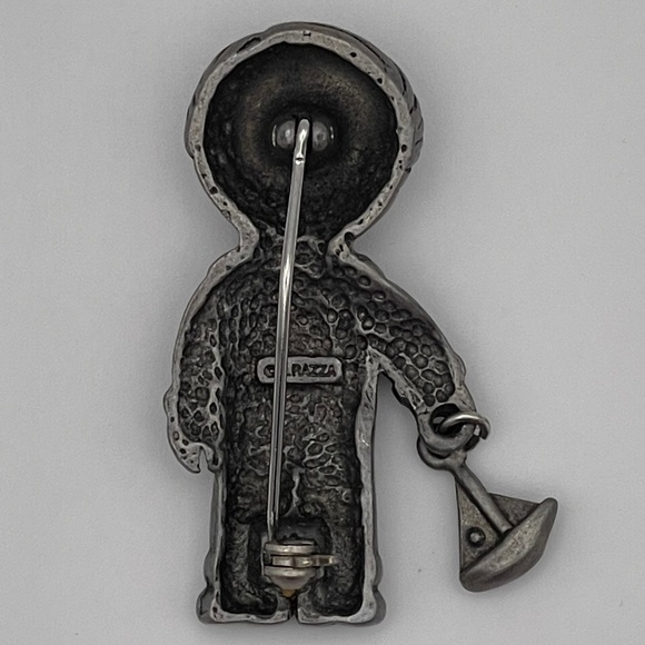 Vintage L. Razza Silver-tone Pewter Small Boy With Toy Boat Charm Pin Brooch - Picture 4 of 8